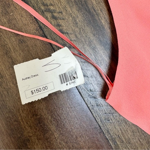 Eye of the Needle | Audrey Scallop Sheath Dress - Picture 5 of 6